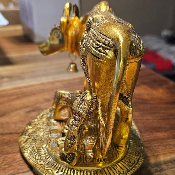 Brass Kamdhenu Cow with Calf Statute - Picture 4 of 6